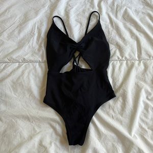 Backless one piece swimsuit